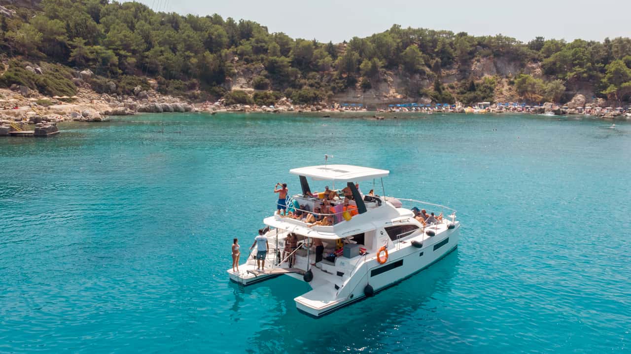 4 Hour Beach Tour with Meal and Unlimited Drinks (6)